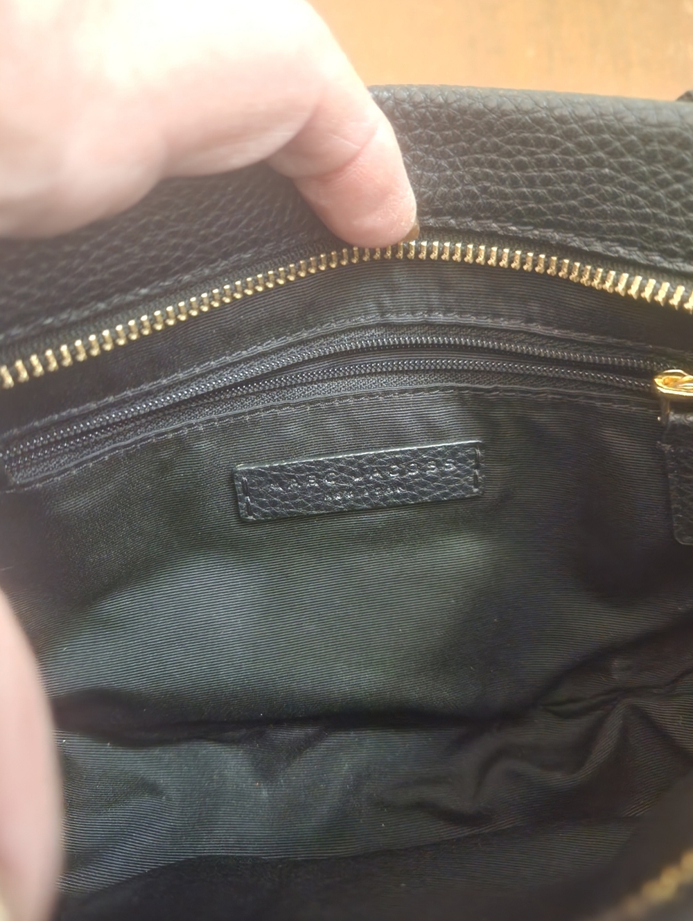 Marc Jacobs Black Leather Crossbody Bag with Tassel EUC - Picture 4 of 9